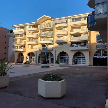 Port-frejus, Le Paladien, 2 Pieces Climatise, Terrasse & Parking Daire Fréjus